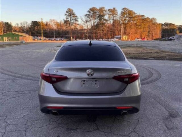 Серый Альфа Giulia, объемом двигателя 2 л и пробегом 60 тыс. км за 3900 $, фото 6 на Automoto.ua