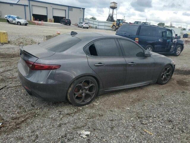 Серый Альфа Giulia, объемом двигателя 2 л и пробегом 41 тыс. км за 4500 $, фото 2 на Automoto.ua