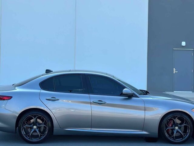 Сірий Альфа Giulia, об'ємом двигуна 2 л та пробігом 35 тис. км за 10100 $, фото 5 на Automoto.ua