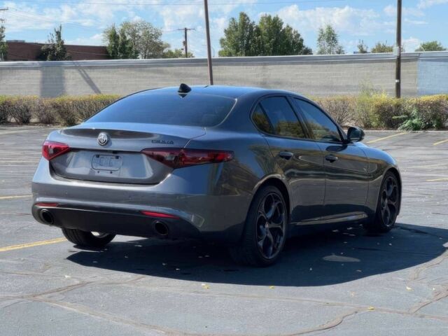 Серый Альфа Giulia, объемом двигателя 2 л и пробегом 44 тыс. км за 14500 $, фото 5 на Automoto.ua