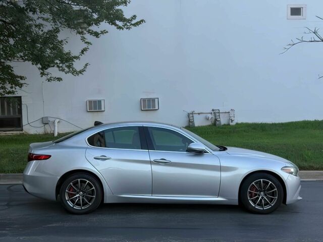 Серый Альфа Giulia, объемом двигателя 2 л и пробегом 63 тыс. км за 12000 $, фото 4 на Automoto.ua