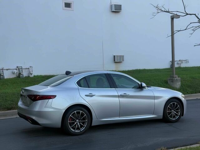 Серый Альфа Giulia, объемом двигателя 2 л и пробегом 63 тыс. км за 12000 $, фото 5 на Automoto.ua