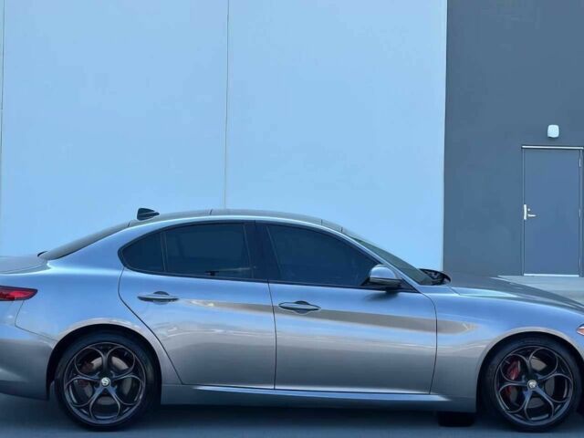 Сірий Альфа Giulia, об'ємом двигуна 2 л та пробігом 44 тис. км за 8900 $, фото 7 на Automoto.ua