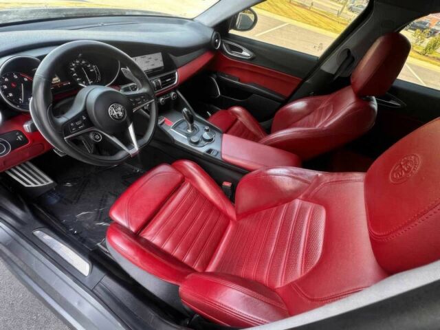 Сірий Альфа Giulia, об'ємом двигуна 2 л та пробігом 44 тис. км за 8900 $, фото 11 на Automoto.ua