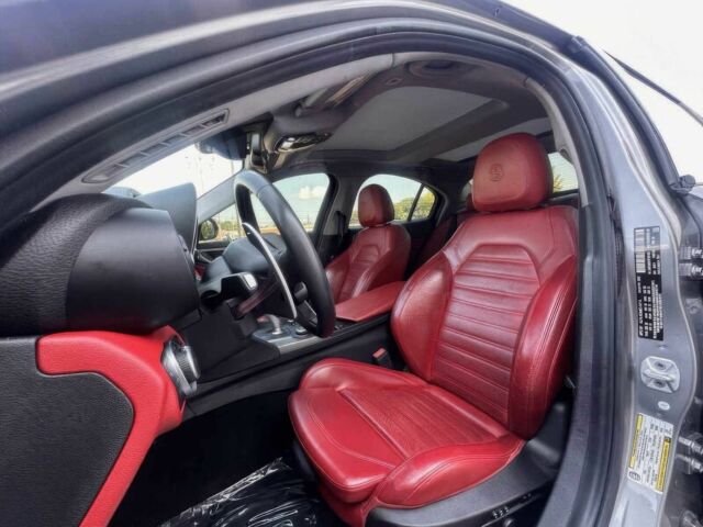 Сірий Альфа Giulia, об'ємом двигуна 2 л та пробігом 44 тис. км за 8900 $, фото 10 на Automoto.ua
