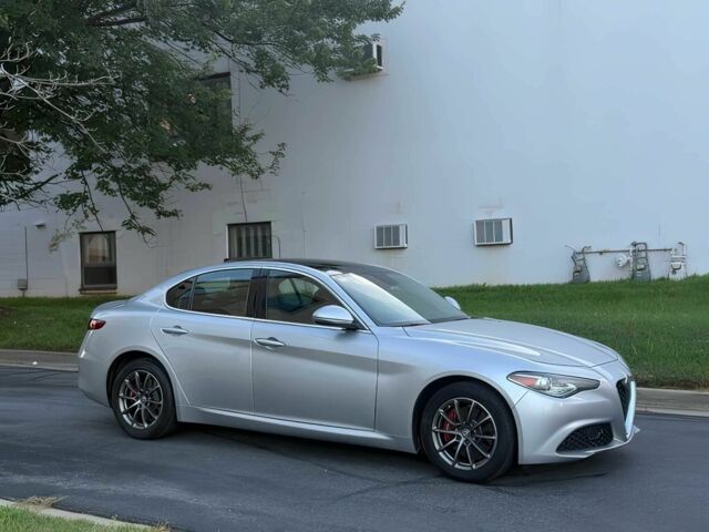 Серый Альфа Giulia, объемом двигателя 2 л и пробегом 63 тыс. км за 12000 $, фото 2 на Automoto.ua