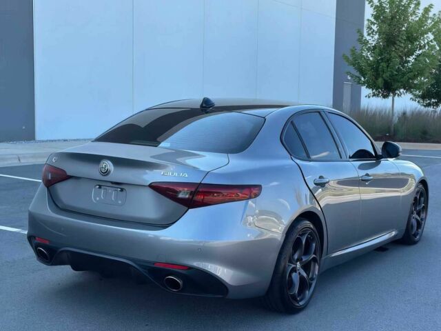 Сірий Альфа Giulia, об'ємом двигуна 2 л та пробігом 44 тис. км за 8900 $, фото 6 на Automoto.ua