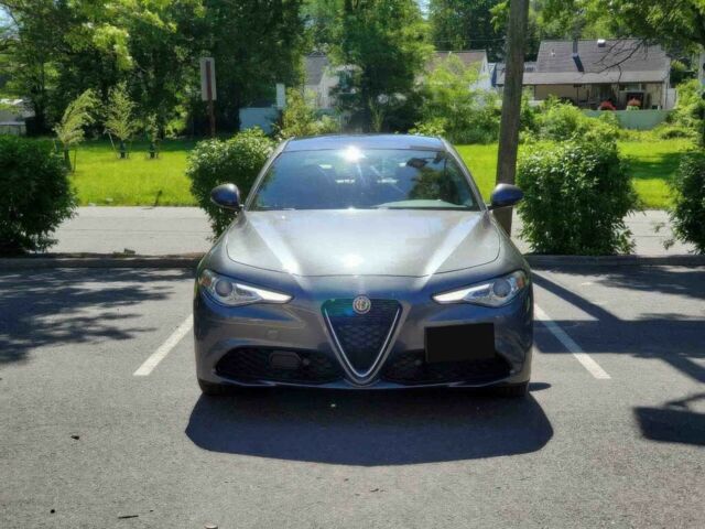 Серый Альфа Giulia, объемом двигателя 2 л и пробегом 25 тыс. км за 17300 $, фото 1 на Automoto.ua