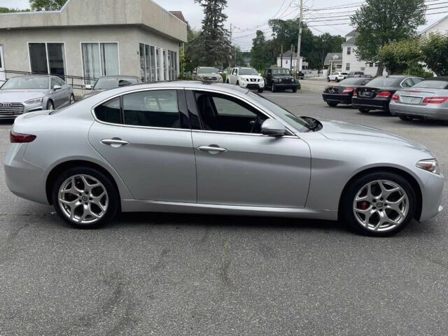 Сірий Альфа Giulia, об'ємом двигуна 2 л та пробігом 26 тис. км за 15700 $, фото 5 на Automoto.ua