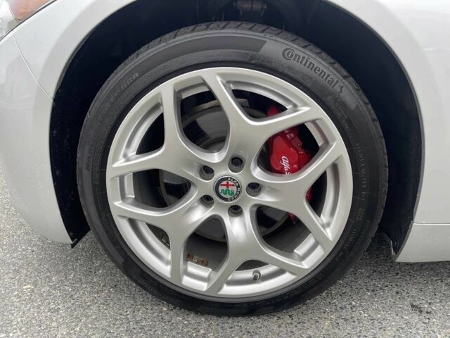 Сірий Альфа Giulia, об'ємом двигуна 2 л та пробігом 26 тис. км за 15700 $, фото 18 на Automoto.ua