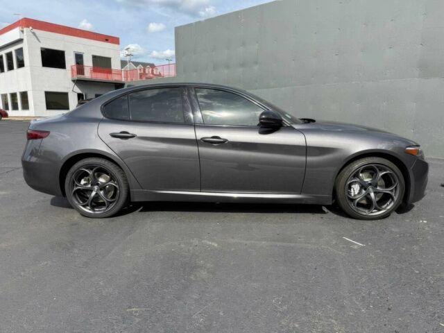 Серый Альфа Giulia, объемом двигателя 2 л и пробегом 28 тыс. км за 4000 $, фото 2 на Automoto.ua
