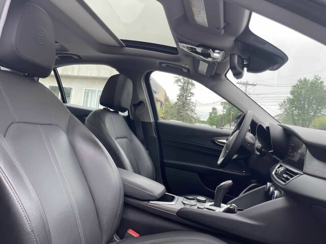 Сірий Альфа Giulia, об'ємом двигуна 2 л та пробігом 26 тис. км за 15700 $, фото 12 на Automoto.ua