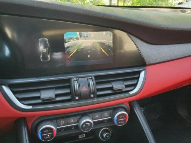 Серый Альфа Giulia, объемом двигателя 2 л и пробегом 25 тыс. км за 17300 $, фото 9 на Automoto.ua