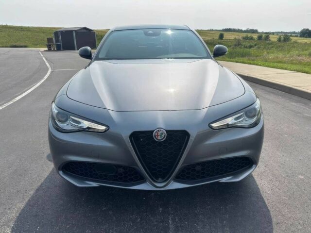 Серый Альфа Giulia, объемом двигателя 2 л и пробегом 32 тыс. км за 15000 $, фото 1 на Automoto.ua