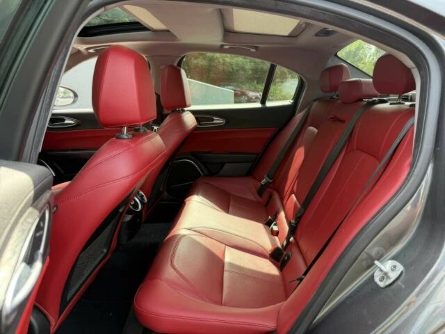 Серый Альфа Giulia, объемом двигателя 2 л и пробегом 28 тыс. км за 4000 $, фото 11 на Automoto.ua