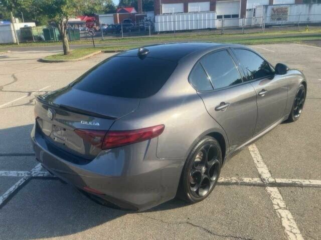 Серый Альфа Giulia, объемом двигателя 2 л и пробегом 16 тыс. км за 13000 $, фото 6 на Automoto.ua