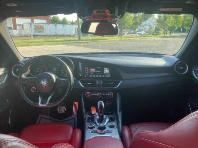 Серый Альфа Giulia, объемом двигателя 2 л и пробегом 16 тыс. км за 13000 $, фото 8 на Automoto.ua