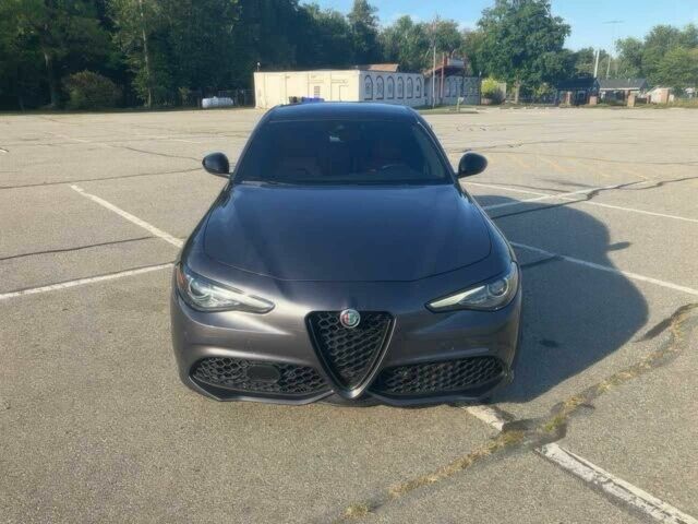 Серый Альфа Giulia, объемом двигателя 2 л и пробегом 16 тыс. км за 13000 $, фото 1 на Automoto.ua