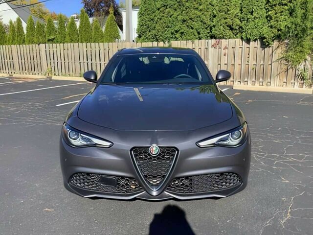 Серый Альфа Giulia, объемом двигателя 2 л и пробегом 17 тыс. км за 6400 $, фото 1 на Automoto.ua