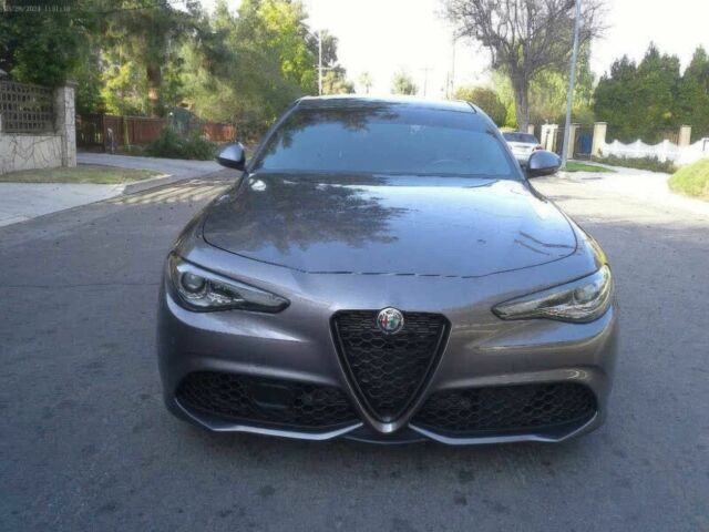 Серый Альфа Giulia, объемом двигателя 2 л и пробегом 45 тыс. км за 13000 $, фото 2 на Automoto.ua