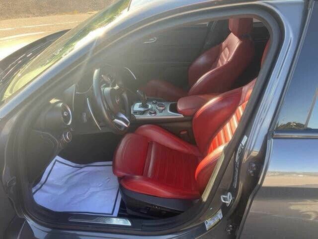 Серый Альфа Giulia, объемом двигателя 2 л и пробегом 16 тыс. км за 13000 $, фото 9 на Automoto.ua