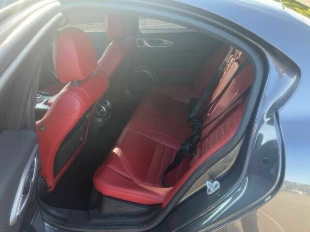 Серый Альфа Giulia, объемом двигателя 2 л и пробегом 16 тыс. км за 13000 $, фото 10 на Automoto.ua