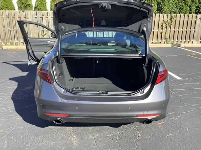 Серый Альфа Giulia, объемом двигателя 2 л и пробегом 17 тыс. км за 6400 $, фото 12 на Automoto.ua