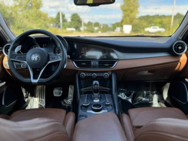 Синий Альфа Giulia, объемом двигателя 2 л и пробегом 55 тыс. км за 9170 $, фото 11 на Automoto.ua