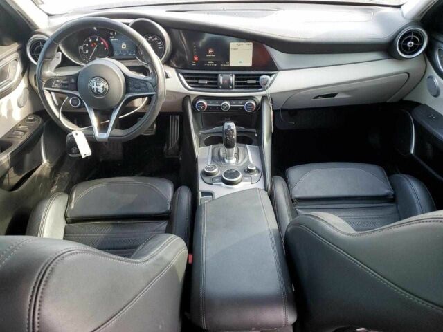 Синий Альфа Giulia, объемом двигателя 0 л и пробегом 103 тыс. км за 4200 $, фото 7 на Automoto.ua