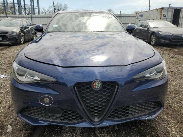 Синий Альфа Giulia, объемом двигателя 2 л и пробегом 137 тыс. км за 3500 $, фото 4 на Automoto.ua