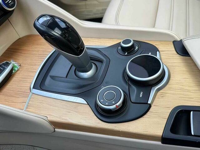 Синий Альфа Giulia, объемом двигателя 2 л и пробегом 117 тыс. км за 12300 $, фото 11 на Automoto.ua