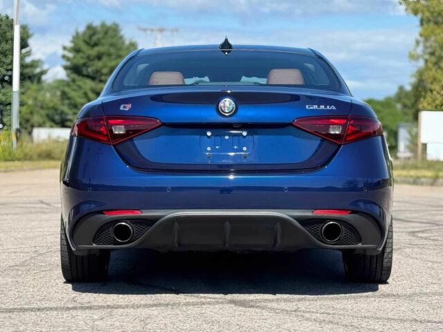 Синий Альфа Giulia, объемом двигателя 2 л и пробегом 55 тыс. км за 9170 $, фото 5 на Automoto.ua