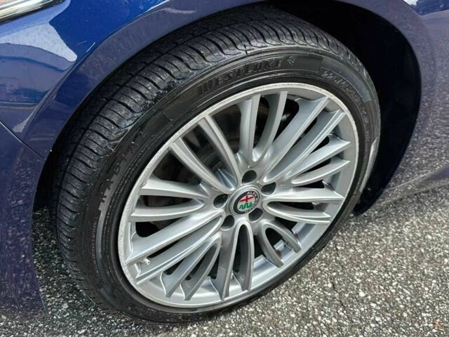 Синий Альфа Giulia, объемом двигателя 2 л и пробегом 62 тыс. км за 13800 $, фото 12 на Automoto.ua