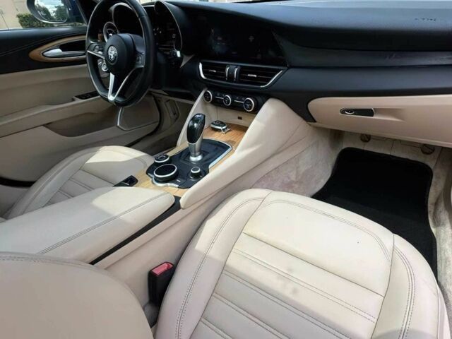 Синий Альфа Giulia, объемом двигателя 2 л и пробегом 62 тыс. км за 13800 $, фото 9 на Automoto.ua
