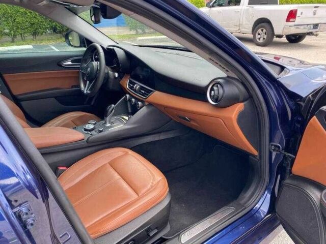 Синий Альфа Giulia, объемом двигателя 2 л и пробегом 48 тыс. км за 4800 $, фото 18 на Automoto.ua