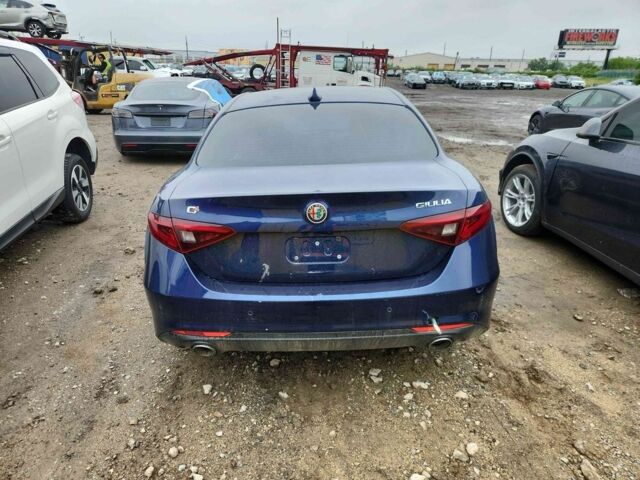 Синий Альфа Giulia, объемом двигателя 2 л и пробегом 115 тыс. км за 5100 $, фото 5 на Automoto.ua