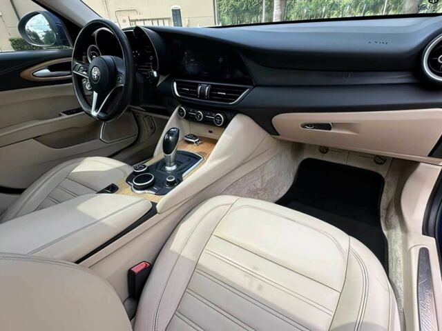 Синий Альфа Giulia, объемом двигателя 2 л и пробегом 117 тыс. км за 12300 $, фото 12 на Automoto.ua