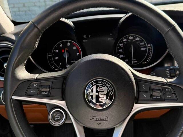 Синий Альфа Giulia, объемом двигателя 2 л и пробегом 43 тыс. км за 27200 $, фото 13 на Automoto.ua