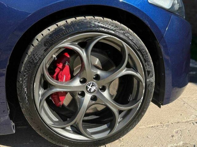 Синий Альфа Giulia, объемом двигателя 2 л и пробегом 43 тыс. км за 27200 $, фото 6 на Automoto.ua
