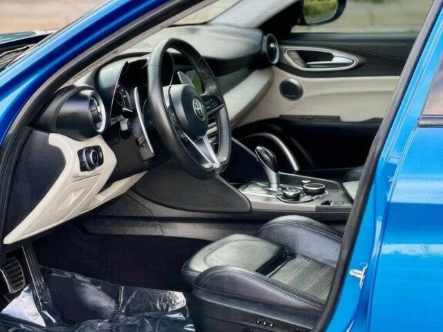 Синий Альфа Giulia, объемом двигателя 2 л и пробегом 60 тыс. км за 6300 $, фото 9 на Automoto.ua