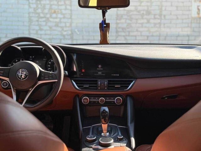 Синий Альфа Giulia, объемом двигателя 2 л и пробегом 43 тыс. км за 27200 $, фото 12 на Automoto.ua