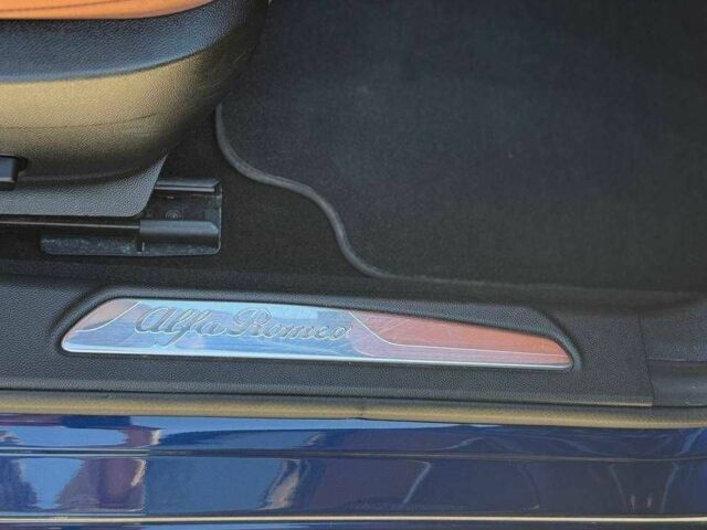 Синий Альфа Giulia, объемом двигателя 2 л и пробегом 43 тыс. км за 27200 $, фото 7 на Automoto.ua