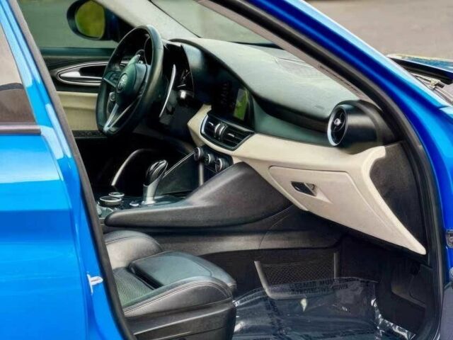 Синий Альфа Giulia, объемом двигателя 2 л и пробегом 37 тыс. км за 10400 $, фото 15 на Automoto.ua
