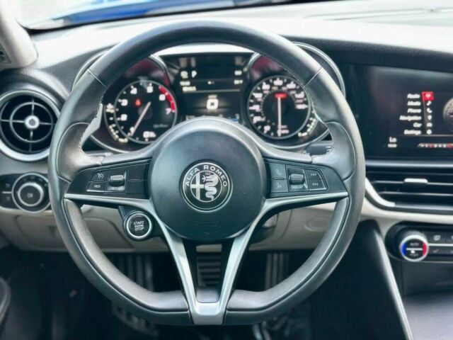 Синий Альфа Giulia, объемом двигателя 2 л и пробегом 60 тыс. км за 6300 $, фото 14 на Automoto.ua