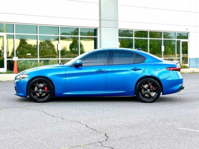 Синий Альфа Giulia, объемом двигателя 2 л и пробегом 60 тыс. км за 6300 $, фото 3 на Automoto.ua