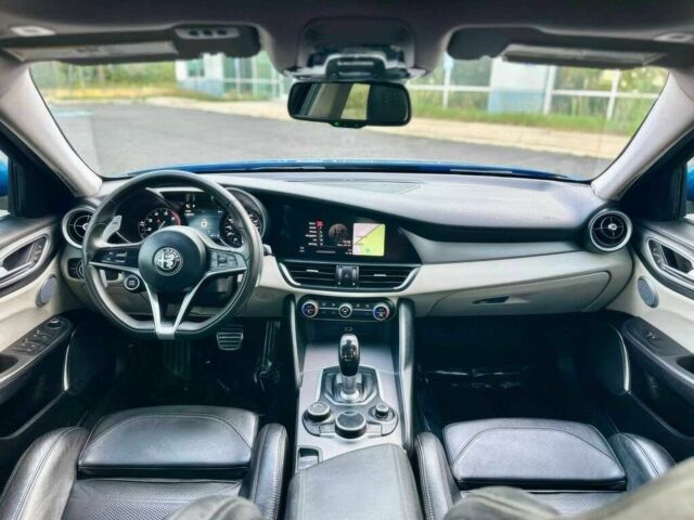 Синий Альфа Giulia, объемом двигателя 2 л и пробегом 60 тыс. км за 6300 $, фото 11 на Automoto.ua