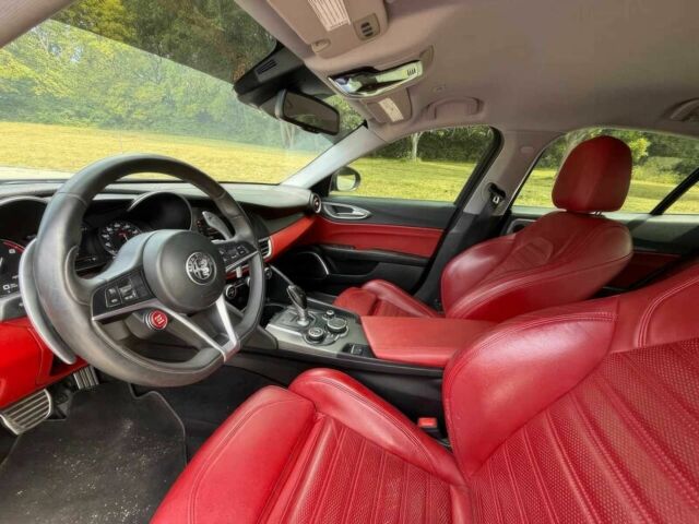 Синий Альфа Giulia, объемом двигателя 2 л и пробегом 36 тыс. км за 6200 $, фото 8 на Automoto.ua