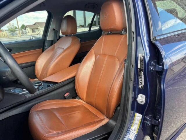 Синий Альфа Giulia, объемом двигателя 2 л и пробегом 47 тыс. км за 16150 $, фото 6 на Automoto.ua