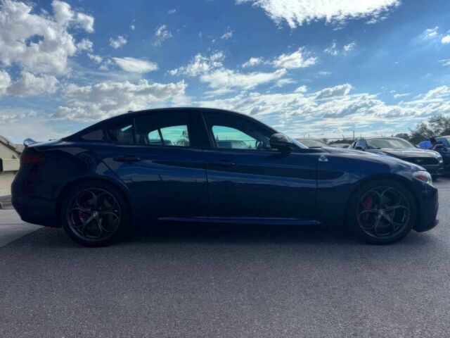 Синий Альфа Giulia, объемом двигателя 2 л и пробегом 47 тыс. км за 16150 $, фото 2 на Automoto.ua