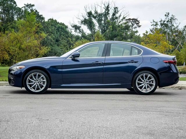 Синий Альфа Giulia, объемом двигателя 2 л и пробегом 38 тыс. км за 4250 $, фото 3 на Automoto.ua